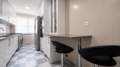 T3 Duplex Semi-Renovado no Cacém