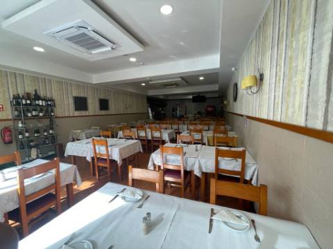Excelente oportunidade, bar/restaurante referência no centro histórico de Alverca