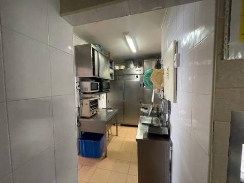 Excelente oportunidade, bar/restaurante referência no centro histórico de Alverca