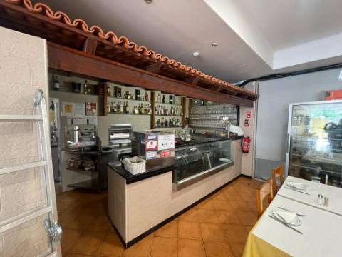 Excelente oportunidade, bar/restaurante referência no centro histórico de Alverca