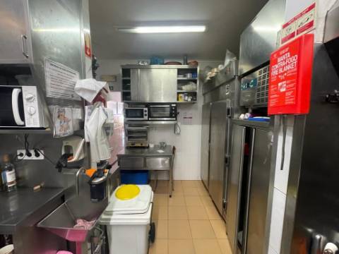 Excelente oportunidade, bar/restaurante referência no centro histórico de Alverca