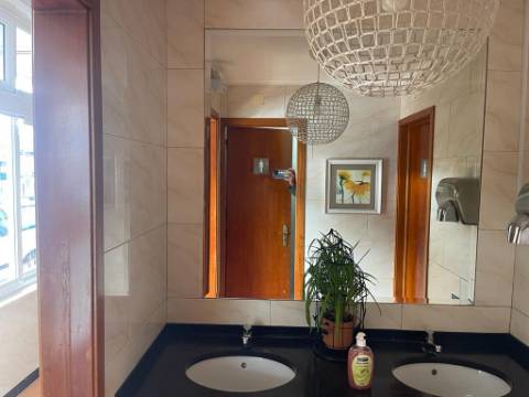 Excelente oportunidade, bar/restaurante referência no centro histórico de Alverca