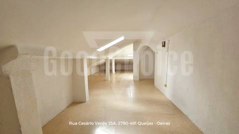 Moradia T3+2 - Centro de Queijas