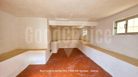 Moradia T3+2 - Centro de Queijas