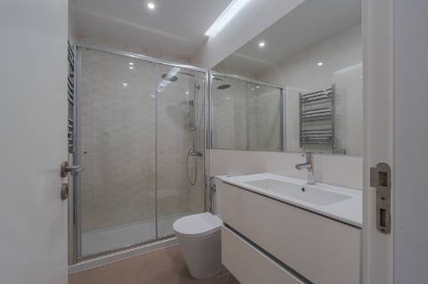 Fully Renovated 1-Bedroom Apartment | Furnished | 2 Balconies | Monte Estoril