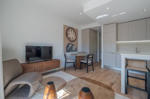 Fully Renovated 1-Bedroom Apartment | Furnished | 2 Balconies | Monte Estoril