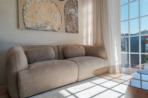 Fully Renovated 1-Bedroom Apartment | Furnished | 2 Balconies | Monte Estoril