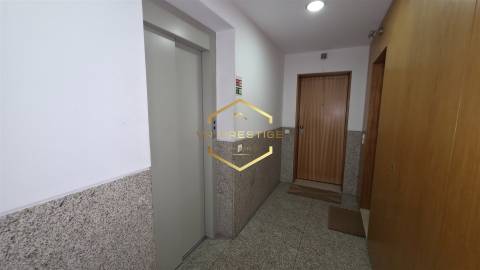 Apartamento T2 com Garagem, Arrumos e Excelente Localização – Póvoa de Varzim