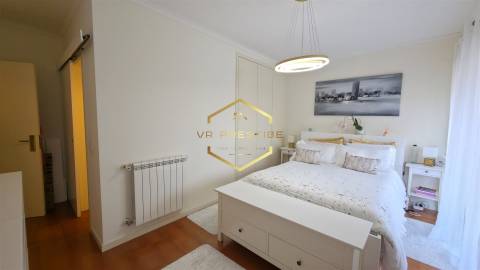 Apartamento T2 com Garagem, Arrumos e Excelente Localização – Póvoa de Varzim
