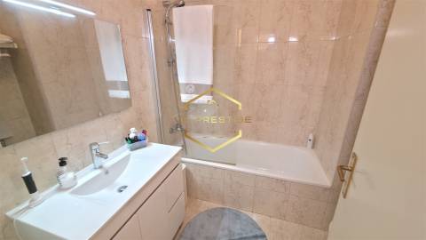 Apartamento T2 com Garagem, Arrumos e Excelente Localização – Póvoa de Varzim