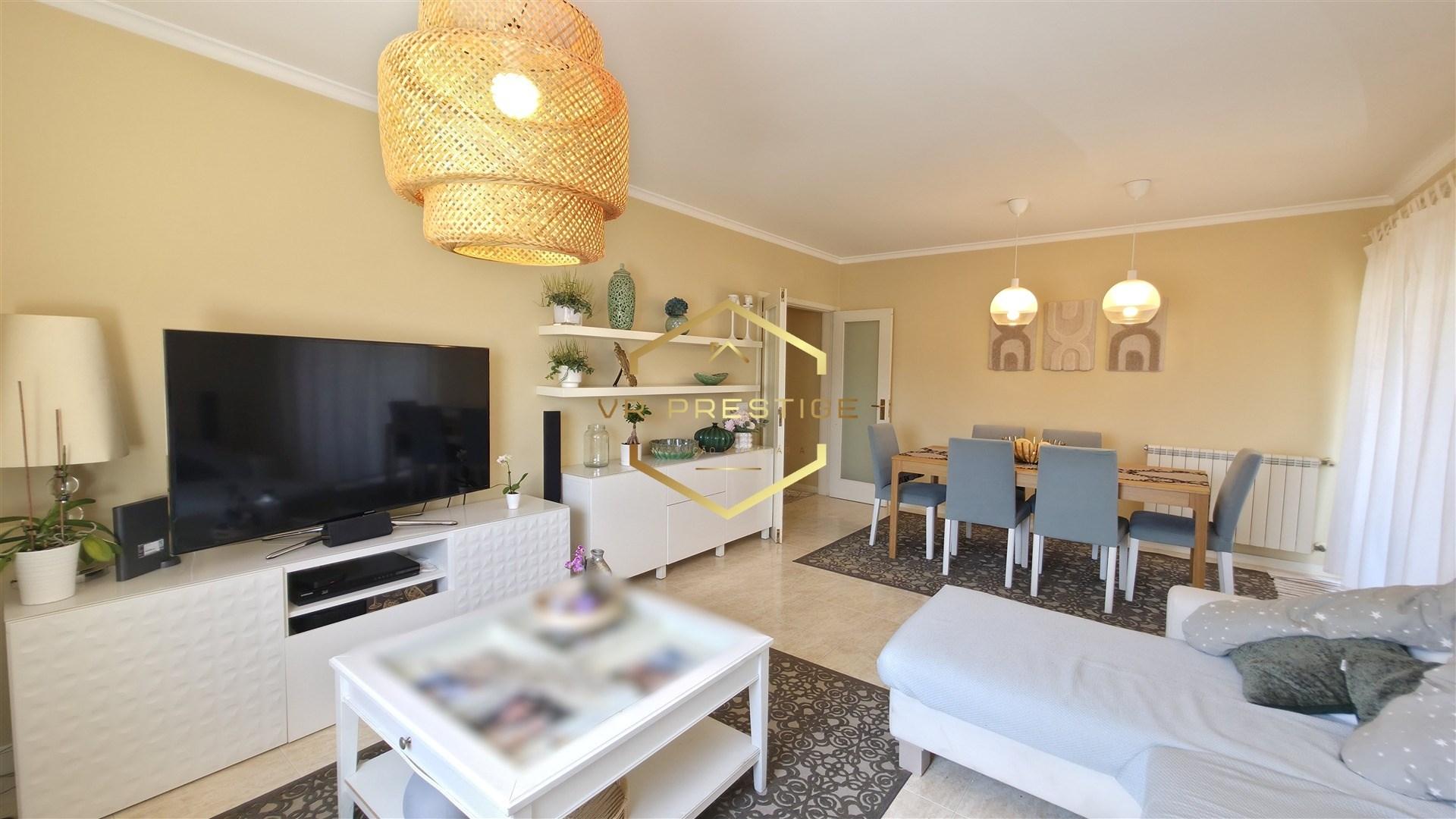 Apartamento T2 com Garagem, Arrumos e Excelente Localização – Póvoa de Varzim