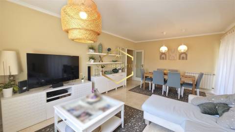 Apartamento T2 com Garagem, Arrumos e Excelente Localização – Póvoa de Varzim