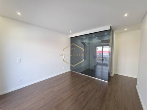 Apartamento T3 Venda em Ramalde,Porto