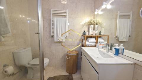 Apartamento T2 com Garagem, Arrumos e Excelente Localização – Póvoa de Varzim