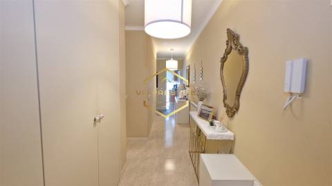 Apartamento T2 com Garagem, Arrumos e Excelente Localização – Póvoa de Varzim