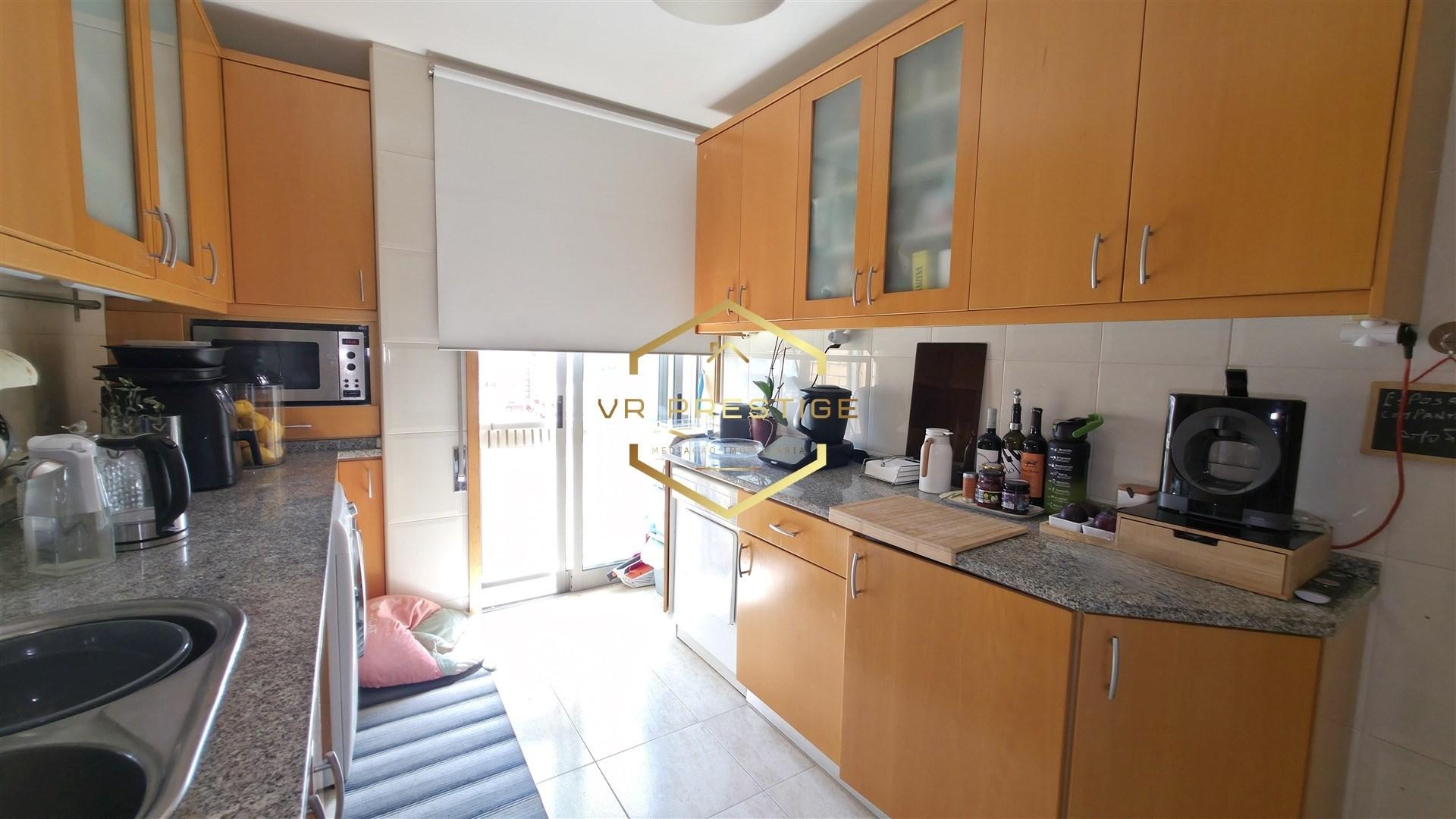 Apartamento T2 com Garagem, Arrumos e Excelente Localização – Póvoa de Varzim