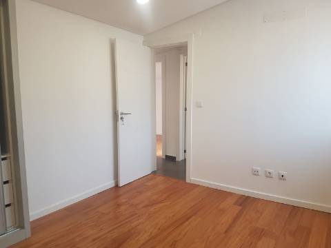 Apartamento T3 Duplex com vista rio
