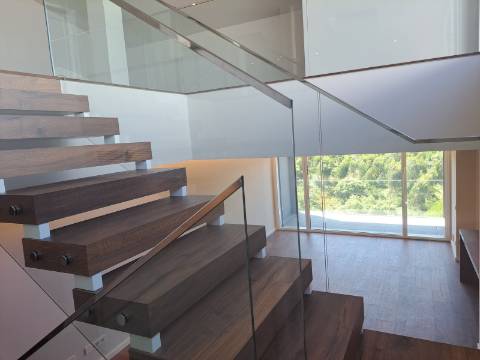 Apartamento T3 Duplex na cidade de Leiria com 3 suítes e vista para a cidade e castelo