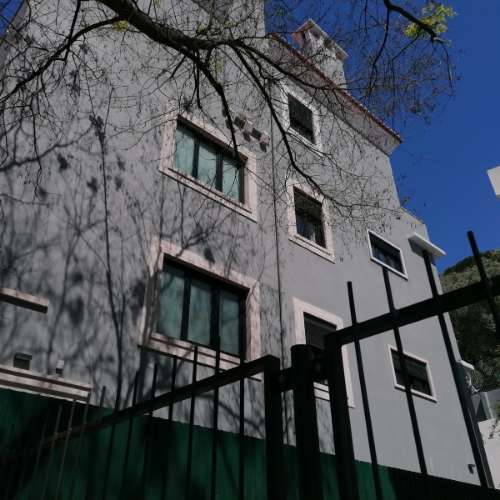 Prédio em Lisboa com rendimento