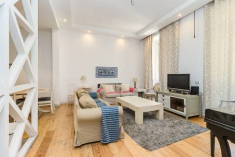 Apartamento T3 cheio de charme em plena Baixa Lisboeta
