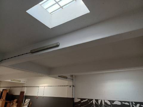 Excelente prédio renovado com 10 fracções, loja e garagem, Benfica