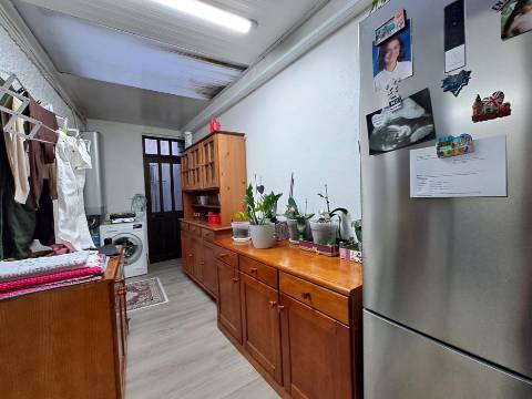Moradia T3+1 com comércio no Cadaval