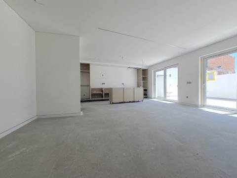 Moradia T4 com garagem a 5 minutos do Baleal