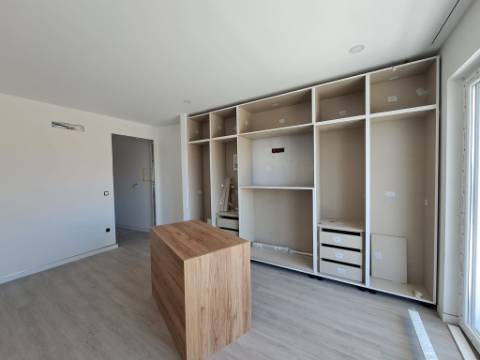 Moradia T4 com garagem a 5 minutos do Baleal