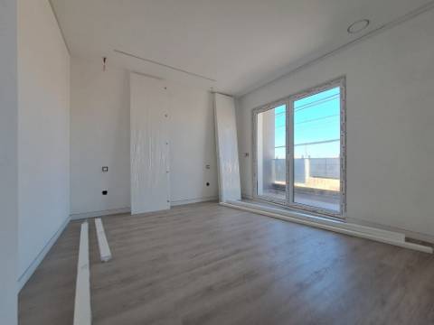 Moradia T4 com garagem a 5 minutos do Baleal