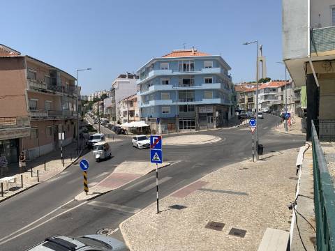 Prédio para rendimento em Almada