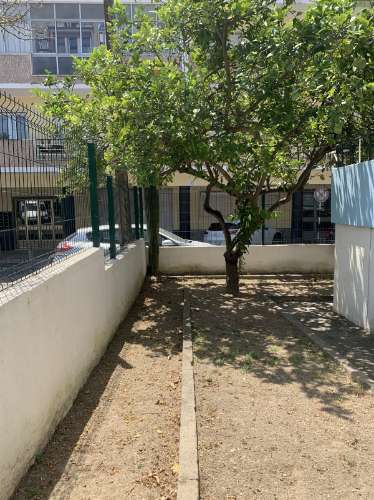 Prédio para rendimento em Almada