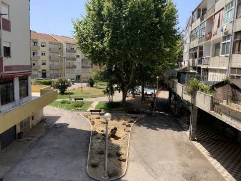 Prédio para rendimento na Cova da Piedade, Almada