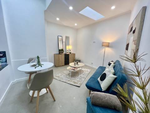 Apartamento T3 luminoso e a estrear a poucos minutos da Graça