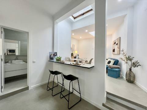 Apartamento T3 luminoso e a estrear a poucos minutos da Graça