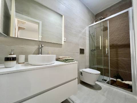 Apartamento T3 luminoso e a estrear a poucos minutos da Graça