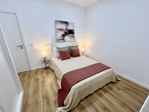Apartamento T3 luminoso e a estrear a poucos minutos da Graça