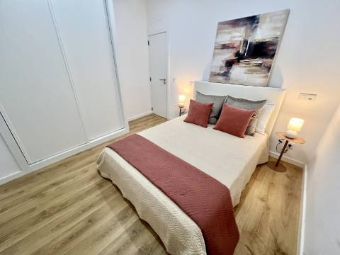 Apartamento T3 luminoso e a estrear a poucos minutos da Graça