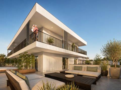 Apartamento T3 com garagem no centro de Ferrel