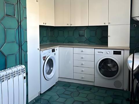 Duplex T3 com Varandas, Terraço e Vista Desafogada para o Castelo de Leiria - Bairro dos Capuchos