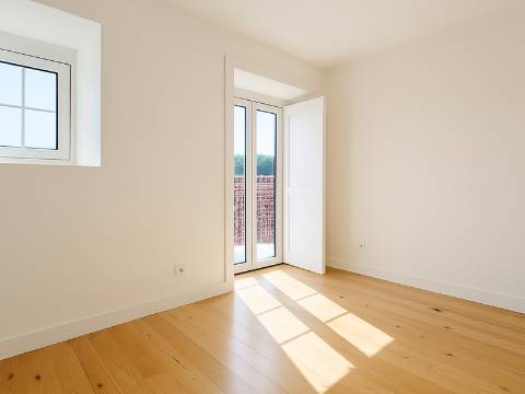 Belíssimo T2 Duplex, totalmente renovado, com vista deslumbrante sobre o Rio Tejo