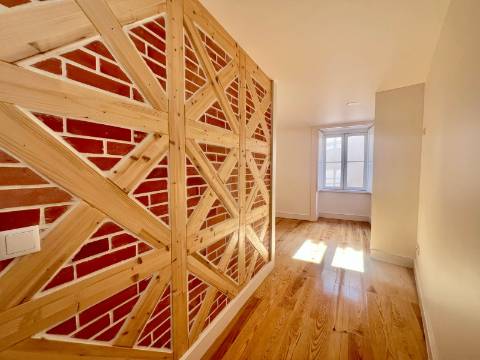 Exclusivo apartamento T2 de charme histórico e acabamentos de excelência
