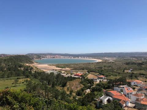 Moradia V3 térrea com piscina a 5 minutos das praias