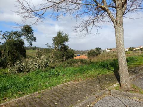 Terreno de 562m2 urbano em Barreira, Leiria