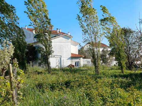 Terreno com 1.342 m² localizado no centro de Leiria, com uma vista privilegiada para o castelo