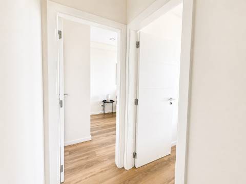 Apartamento T3 com varanda em reabilitação - Benfica