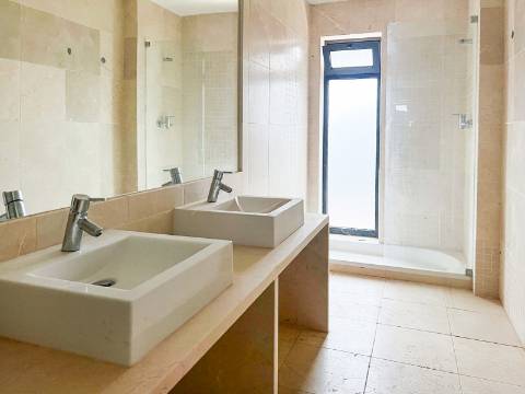 Moradia V4 de excelência a 500 metros da Praia Verde, em Castro Marim