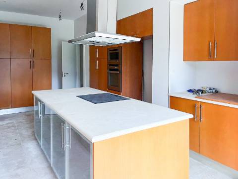 Moradia V4 de excelência a 500 metros da Praia Verde, em Castro Marim