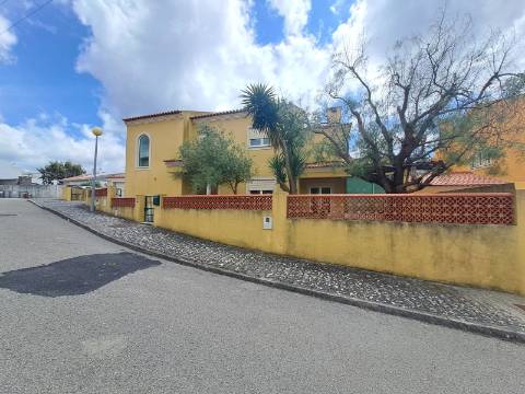 Moradia V4+1 em Roliça, em condomínio Domicillium Villas