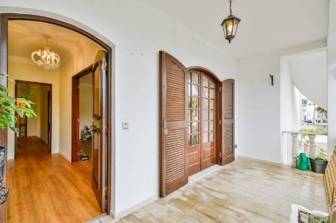 Apartamento T2+1 com garagem fechada na Foz do Arelho