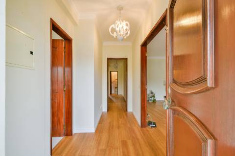 Apartamento T2+1 com garagem fechada na Foz do Arelho